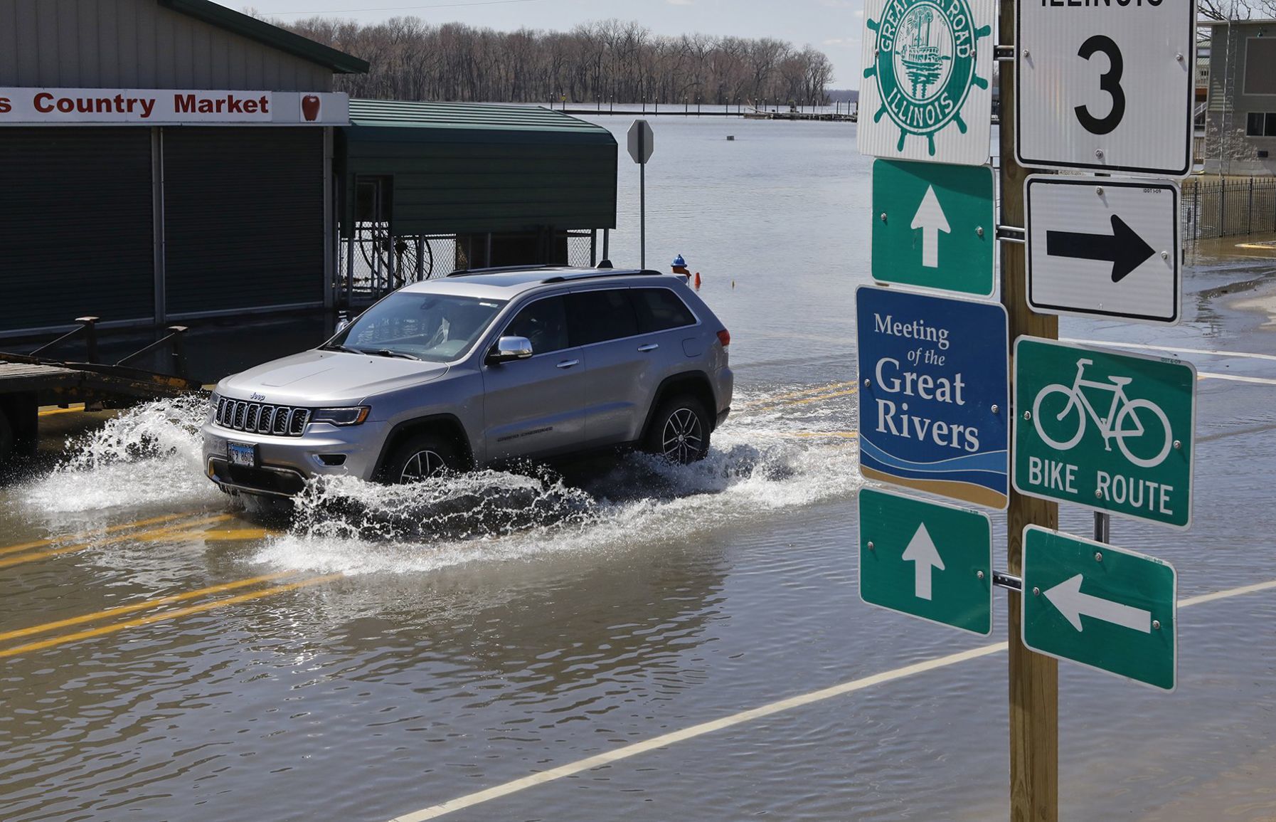 Rising Waters keep the St. Louis area alert